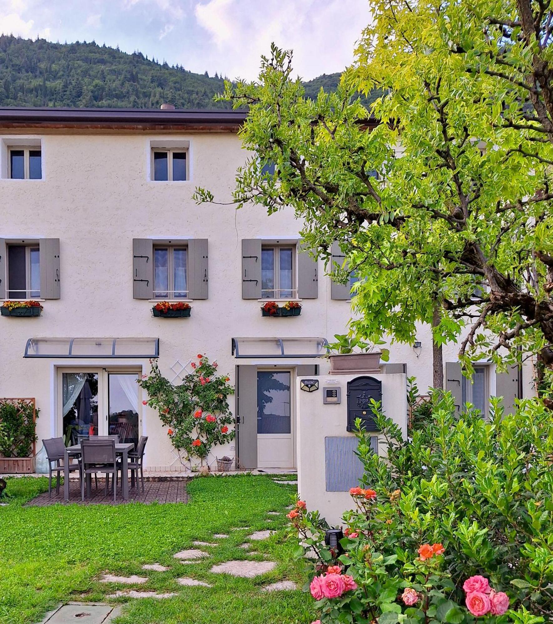 Casa Paola Borso del Grappa Exterior foto